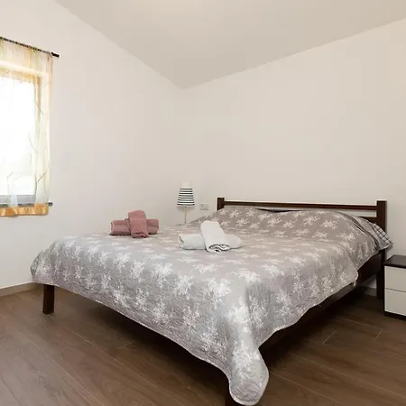 House Hana * Ровинь