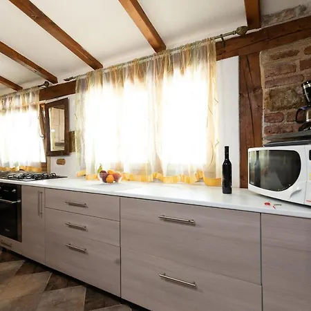 Дом отдыха House Hana